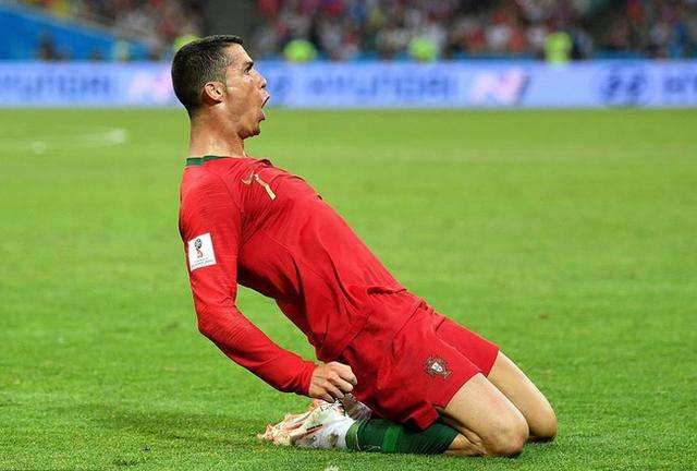 Uzi焦点对战，姆巴佩与90激战皇家马德里分钟，比赛规则变更胜负难料！赛场气氛高涨的简单介绍