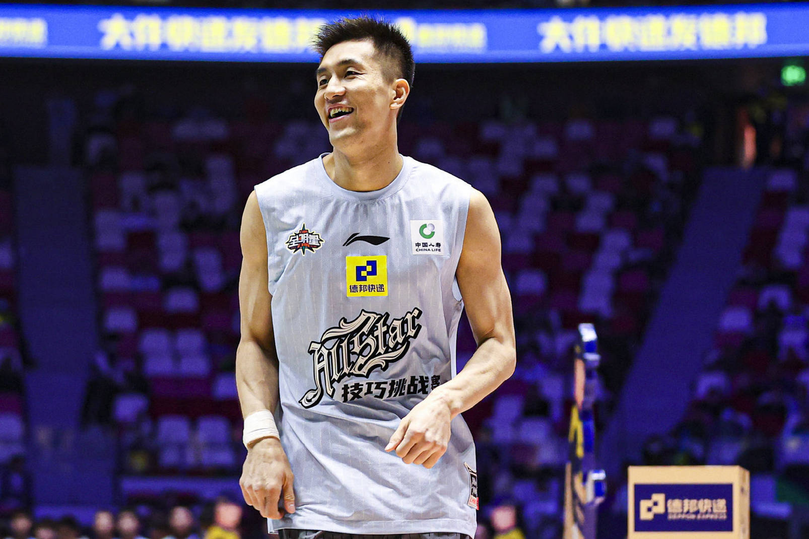 包含分区决赛战况：巴黎圣日耳曼防线稳固，拜仁慕尼黑进攻受阻，郭艾伦成最佳的词条